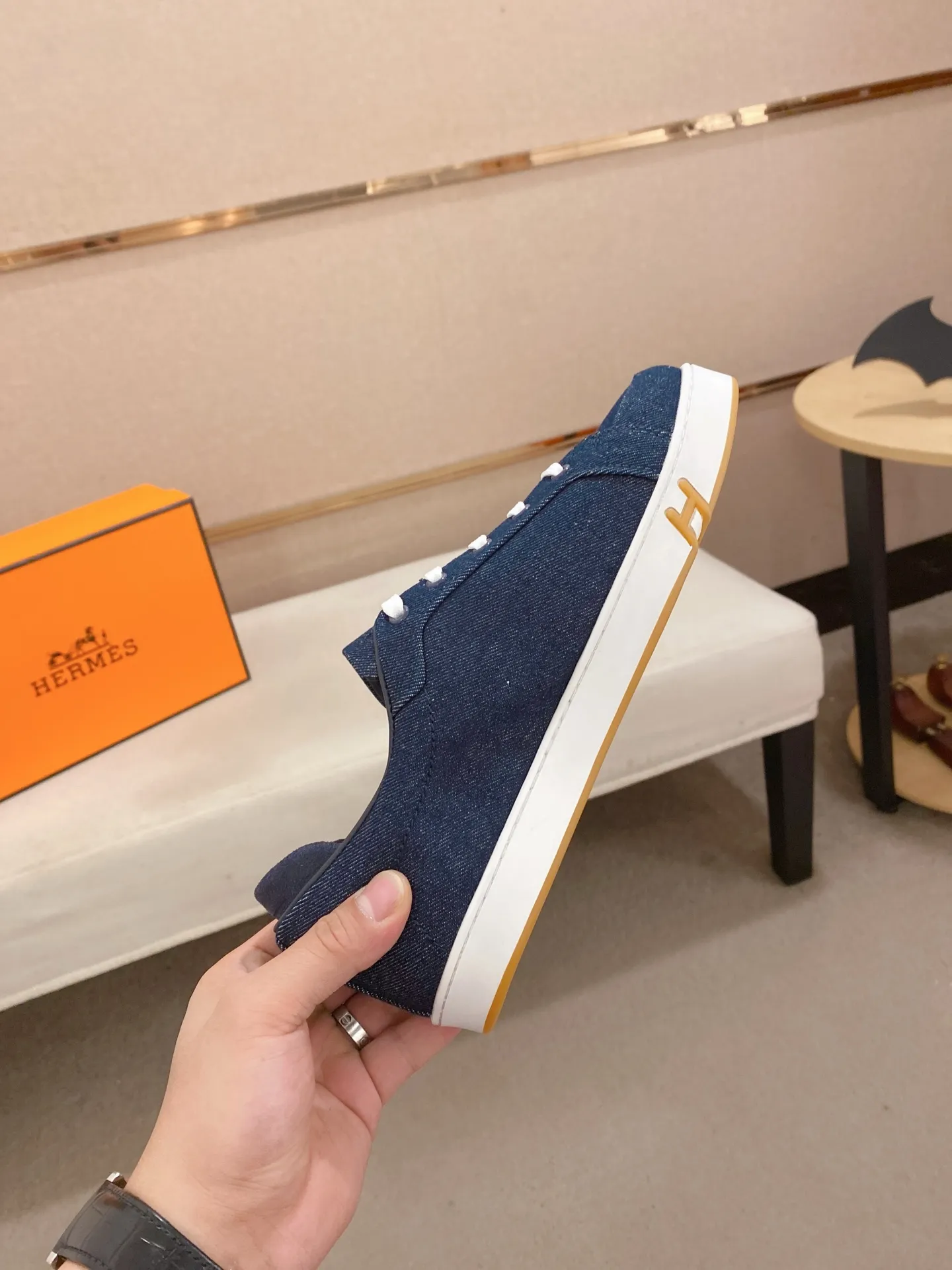 Men's clothing and shoes💰: 442💰《HERMES》【Classic original single version】Hermès; top 🔝purchase agent🔍🔍men's latest 🇺🇸 counter sales simultaneously, imported from Italy original ▲▲cowhide ▲▲ (high-end, nobility, class) ) Exquisite workmanship (Italian 🇮🇹 imported water-dyed 🐂 cowhide lining) sole: original sole provided by the original factory, ⚠️exclusive double-layer activity·TPR·rubber·combined molded outsole; super comfortable·wear-resistant·non-slip·environmental protection The real thing is more beautiful if you take the real thing (high quality, follow the order). You can enter and exit the counter at will * Number of yards: 38-44 (45 can be customized and cannot be returned or exchanged)